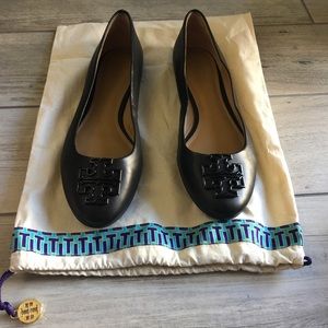 Tory Burch black ballet flats, black logo sz 10